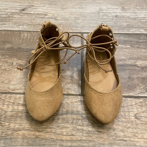 Old Navy Tan Toddler Flats - Picture 2 of 2